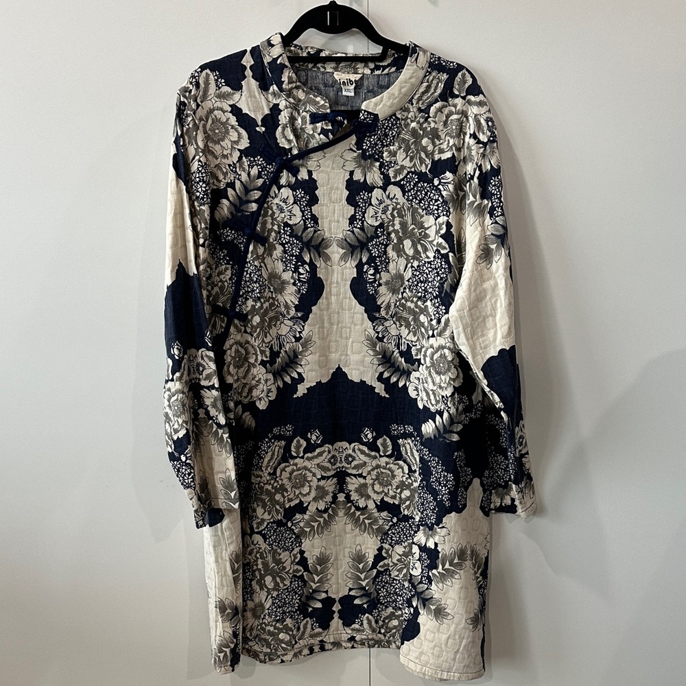 Ninib Navy and Cream Floral Top XXL NWOT